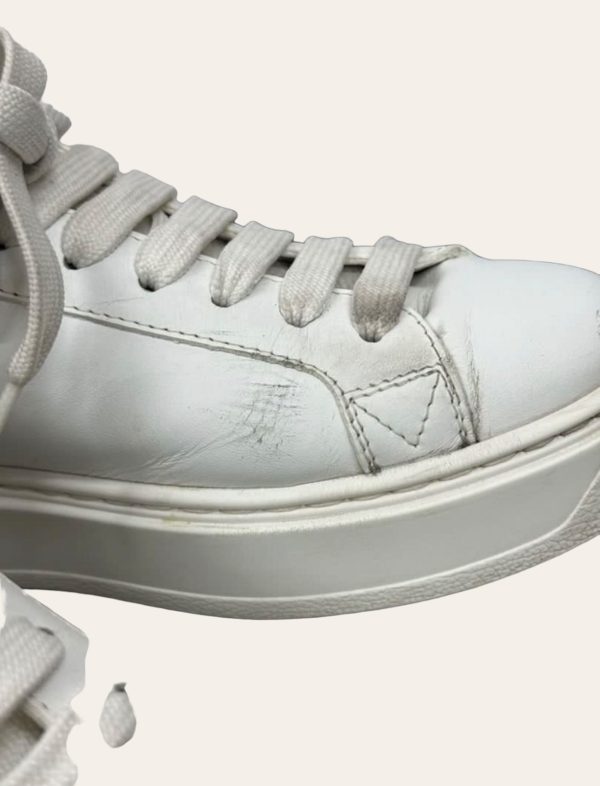 Louis Vuitton Timeout Sneaker SZ 35