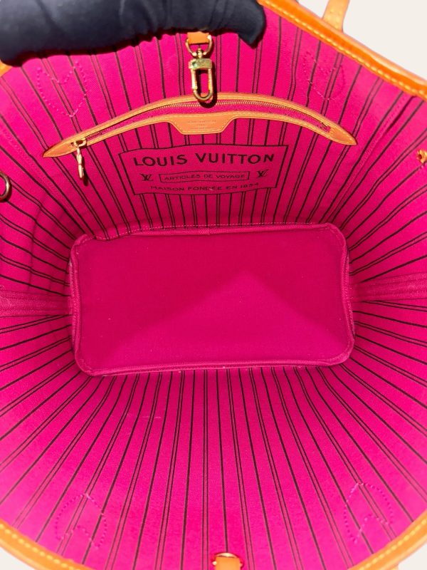 Louis Vuitton Neverfull MM with Pouch