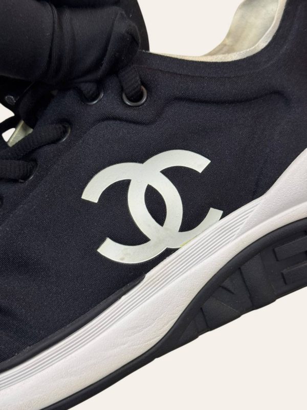 Chanel Sneaker Size 40