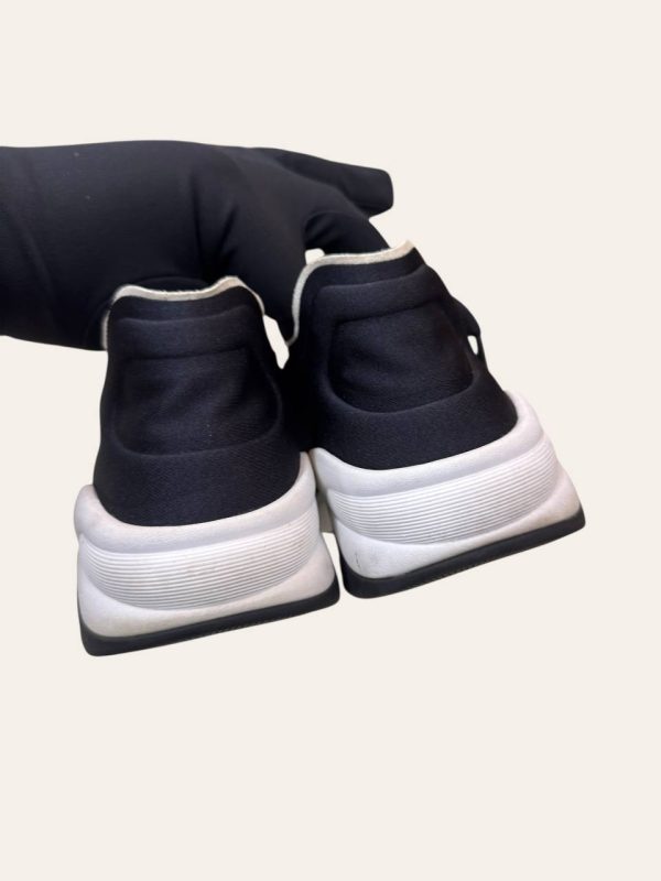 Chanel Sneaker Size 40